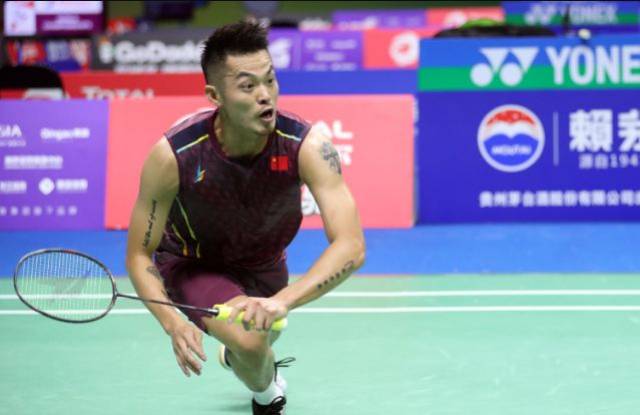 员如前锋张 员如前锋张